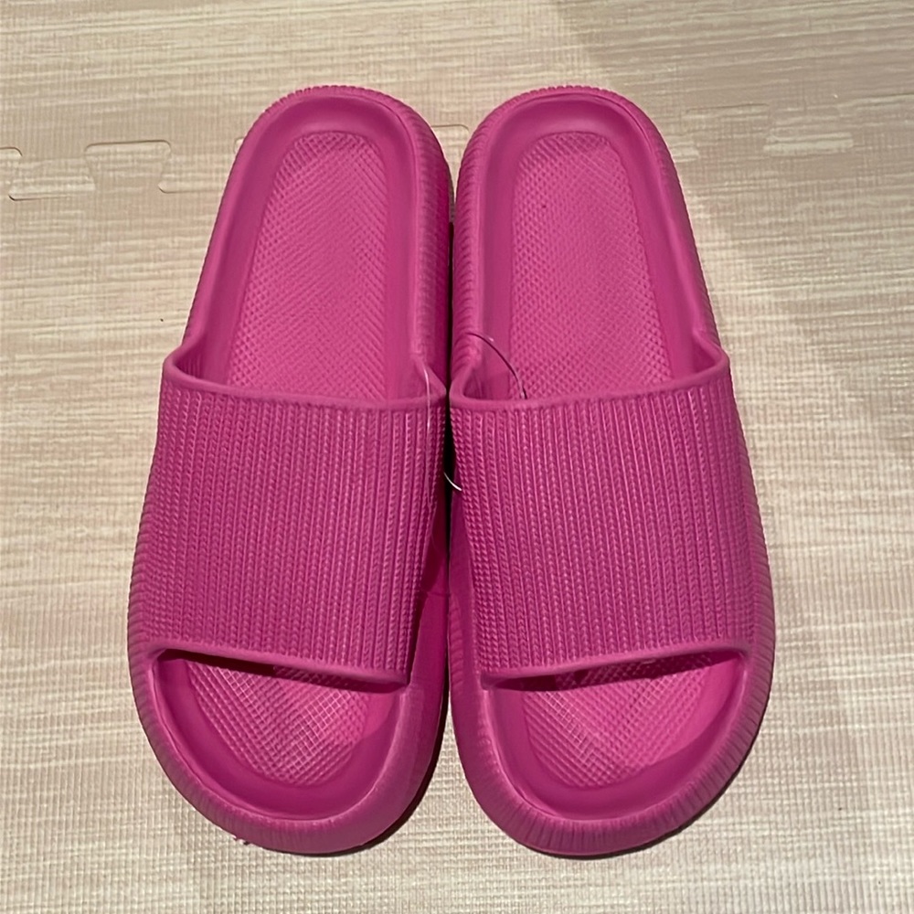 Women’s Sandals/Slides